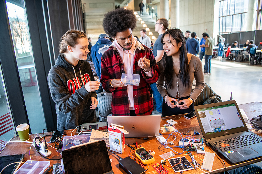 Students participating in Make OHI/O hackathon at Knowlton Hall